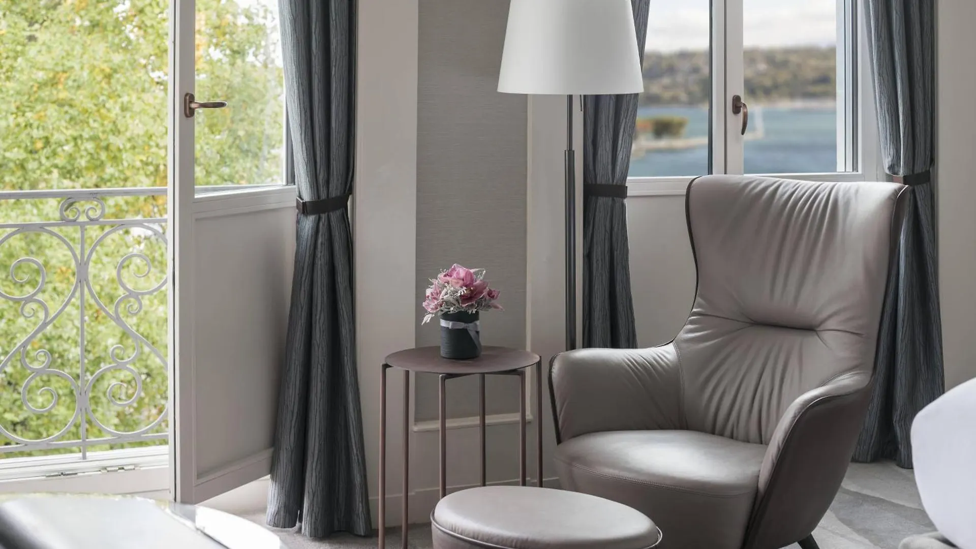 The Ritz-Carlton Hotel De La Paix, Geneva