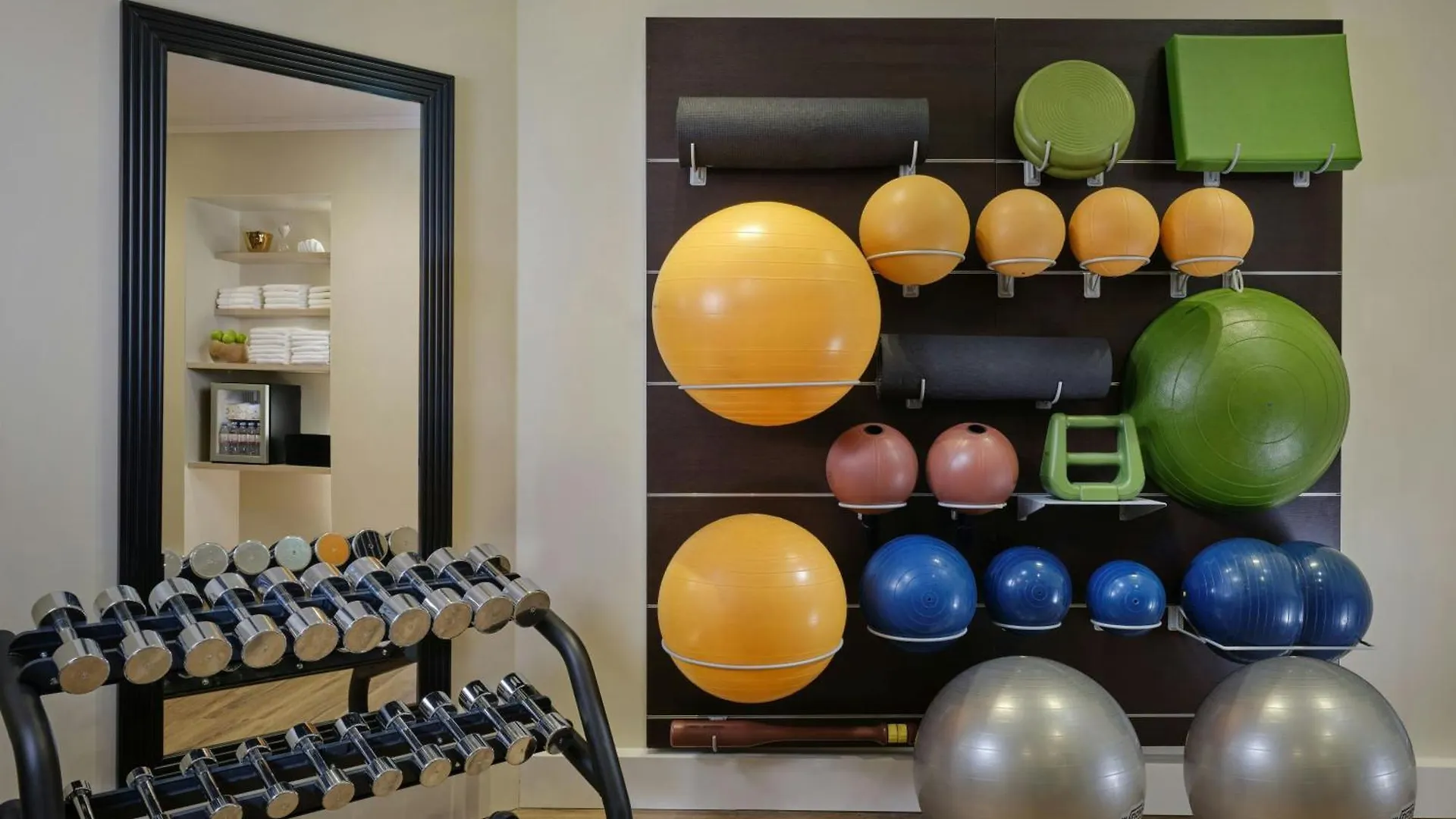 The Ritz-Carlton Hotel De La Paix, Geneva