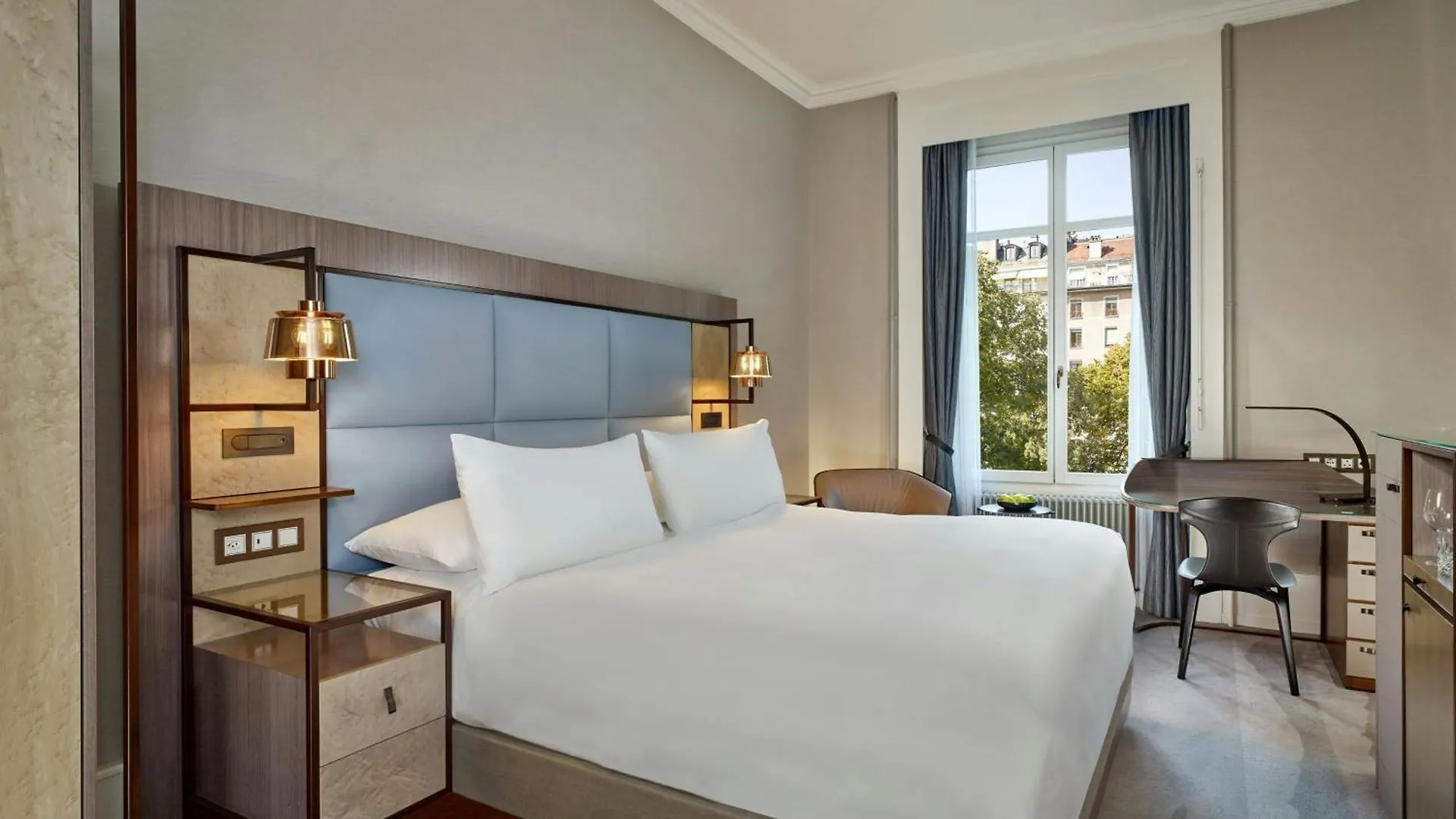 The Ritz-Carlton Hotel De La Paix, Geneve